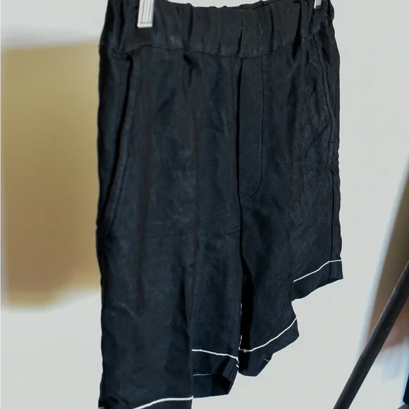 BASSIKE  Black Casual Shorts with contrast stitch - Picture 5 of 11